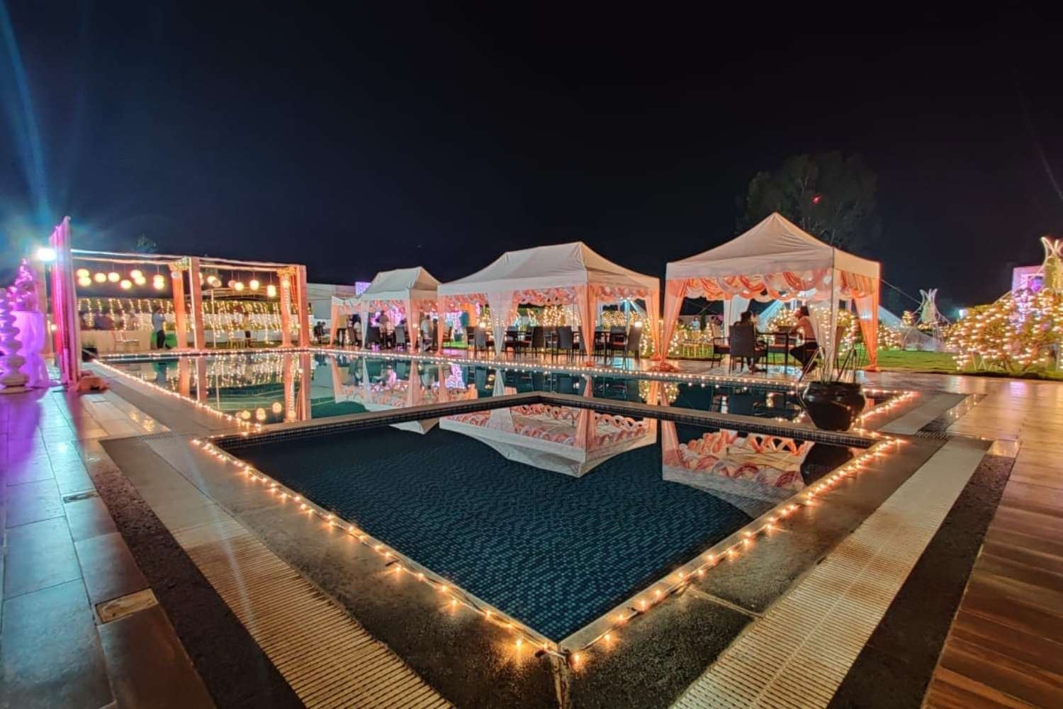 Poolside and outdoor wedding venue in Bangalore at White Mist