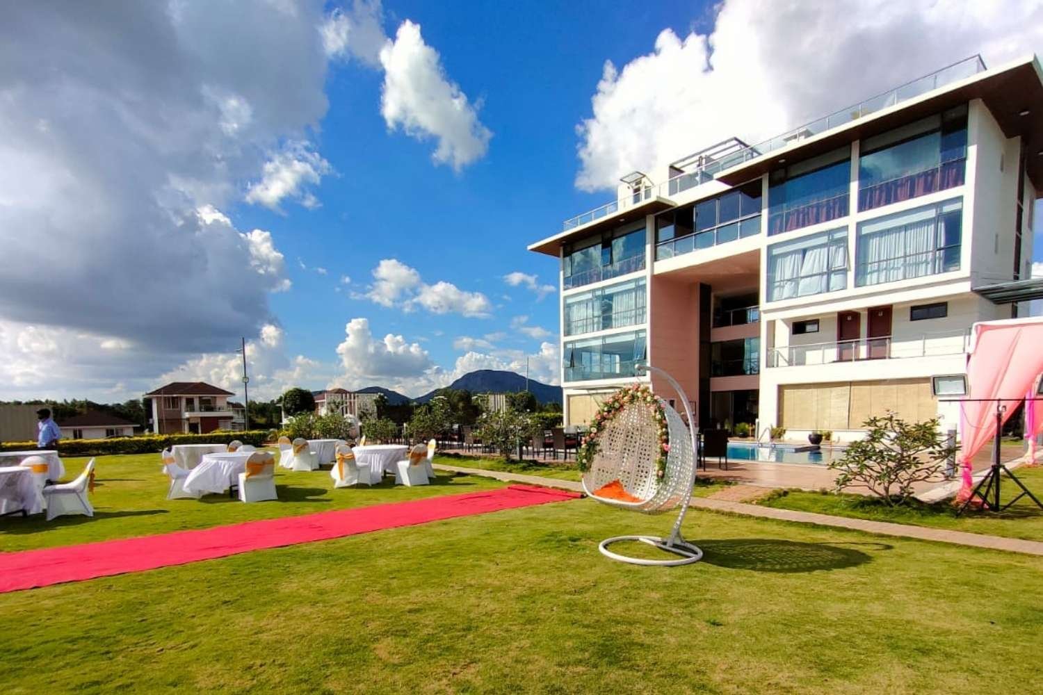 Magnificent open-air wedding venue in Bangalore by Happy Retreats