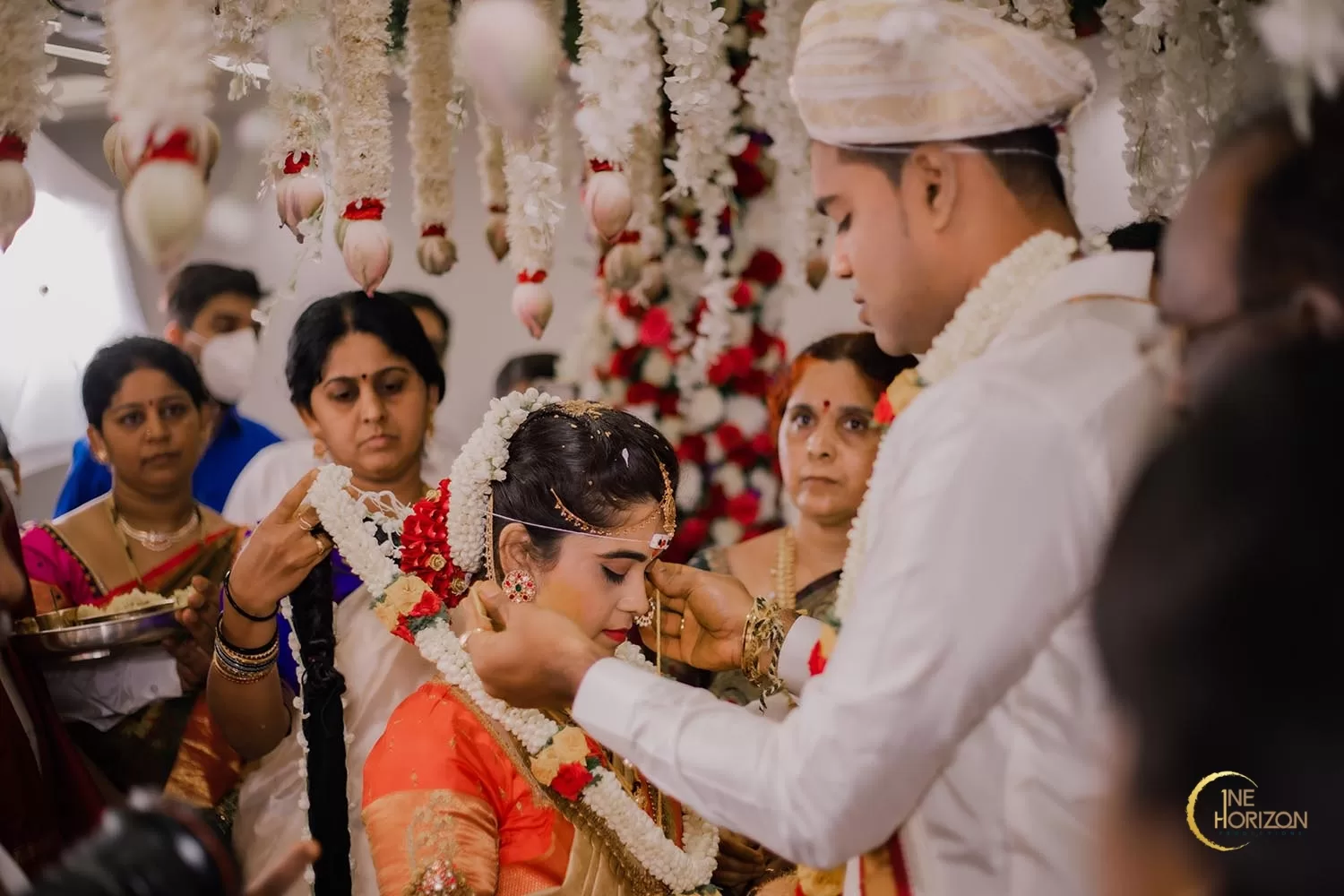 Pretty Nepali Bride's wedding day look ✨ ⭐️Bride | Indian wedding  photography, Indian wedding photography couples, Indian wedding photography  poses