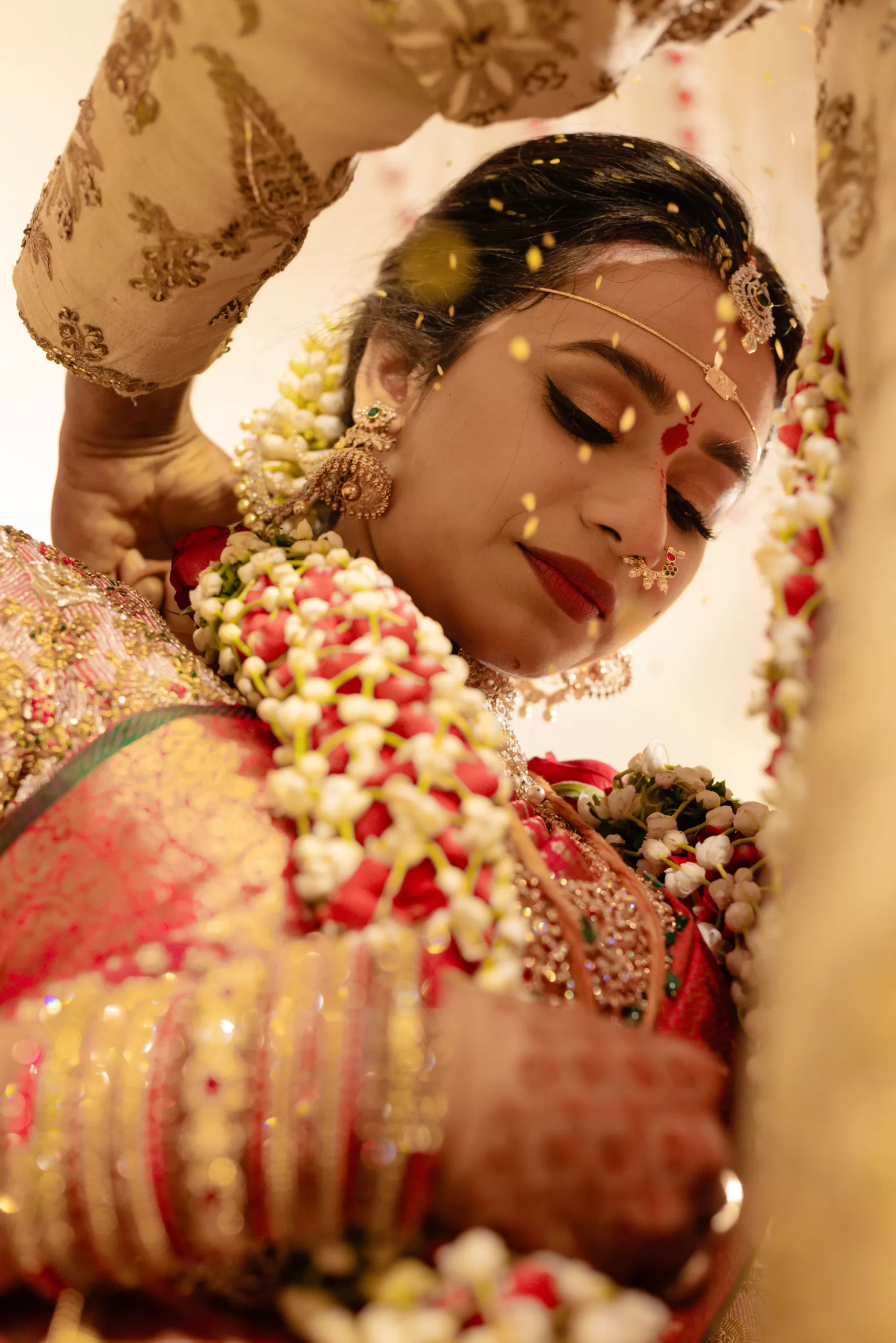 Beautiful Royal Bengali Bridal Photoshoot Stock Photo 1985418821 |  Shutterstock