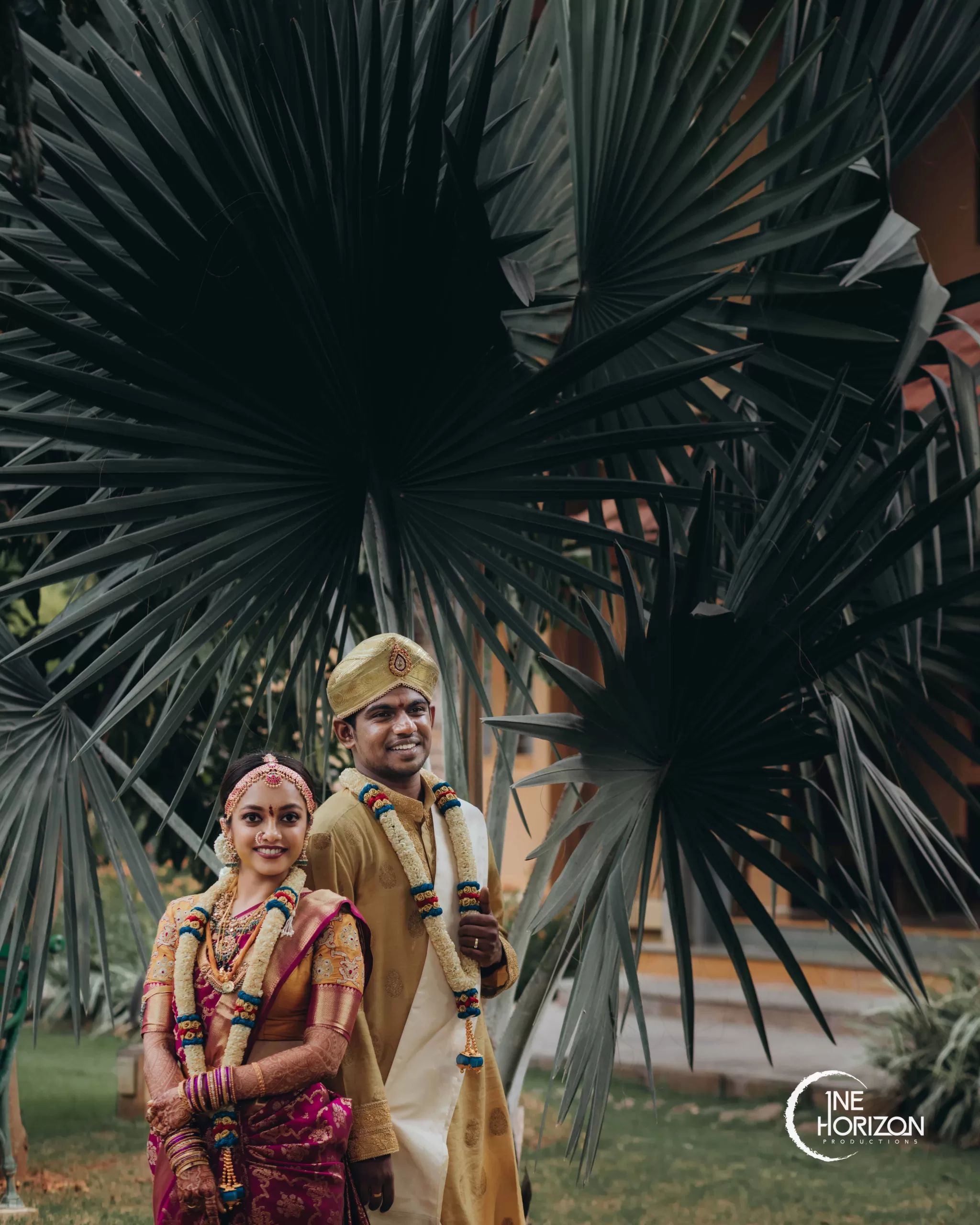 1,400+ Hindu Wedding Couple Stock Photos, Pictures & Royalty-Free Images -  iStock
