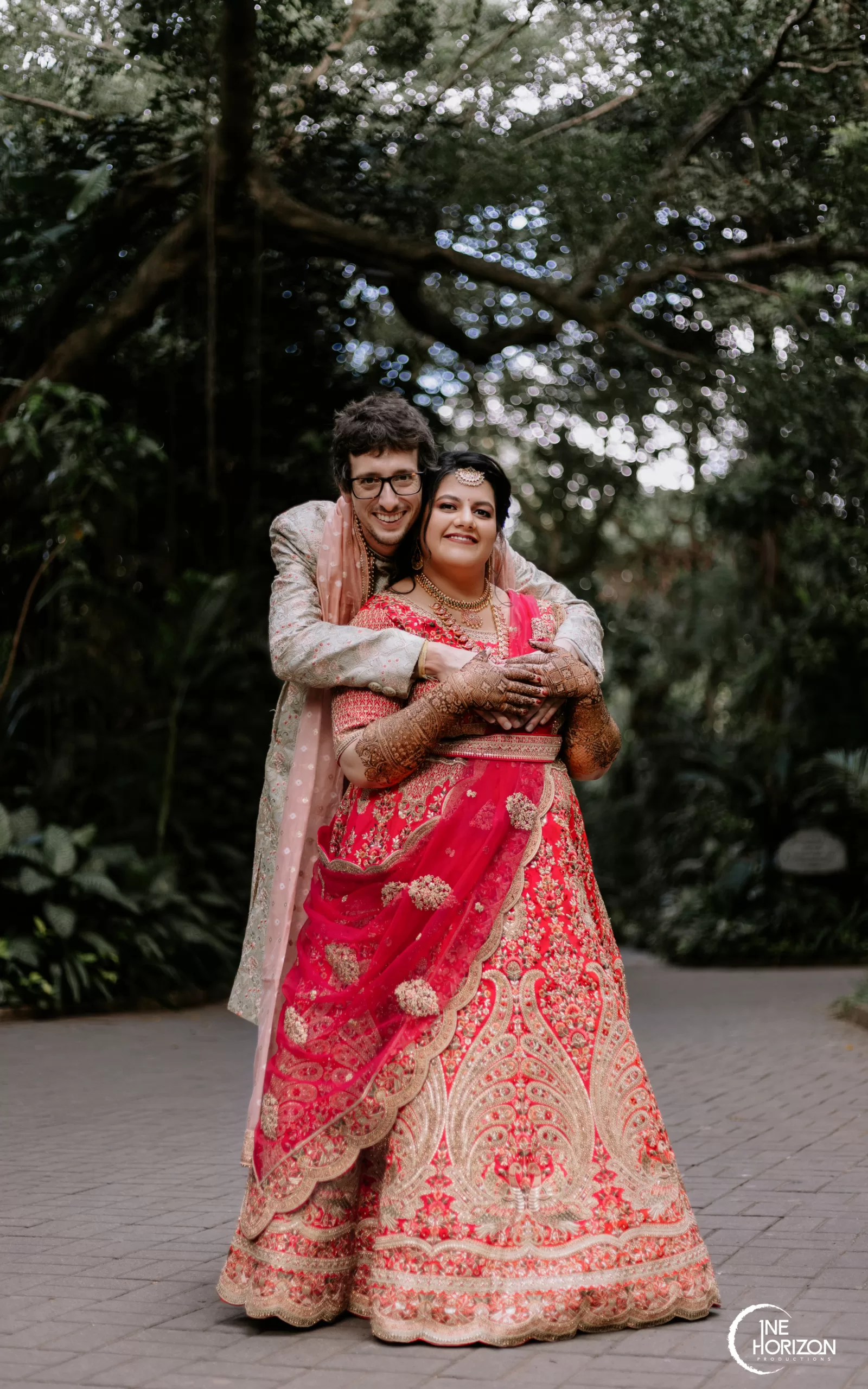 45+ Poses for South Indian Wedding Couples that YOU MUST SEE | Indian  wedding couple photography, Indian wedding couple, Indian wedding poses