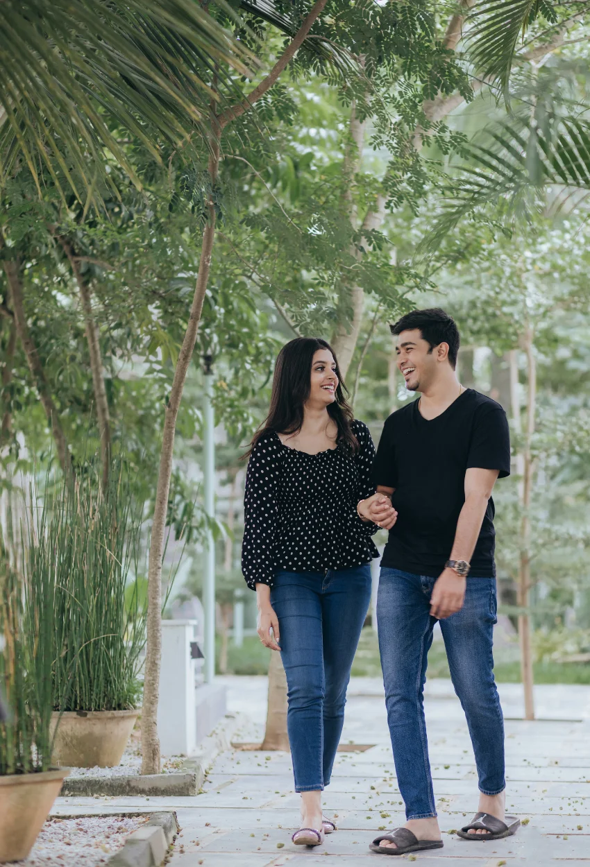 full black pre wedding photo nature themed