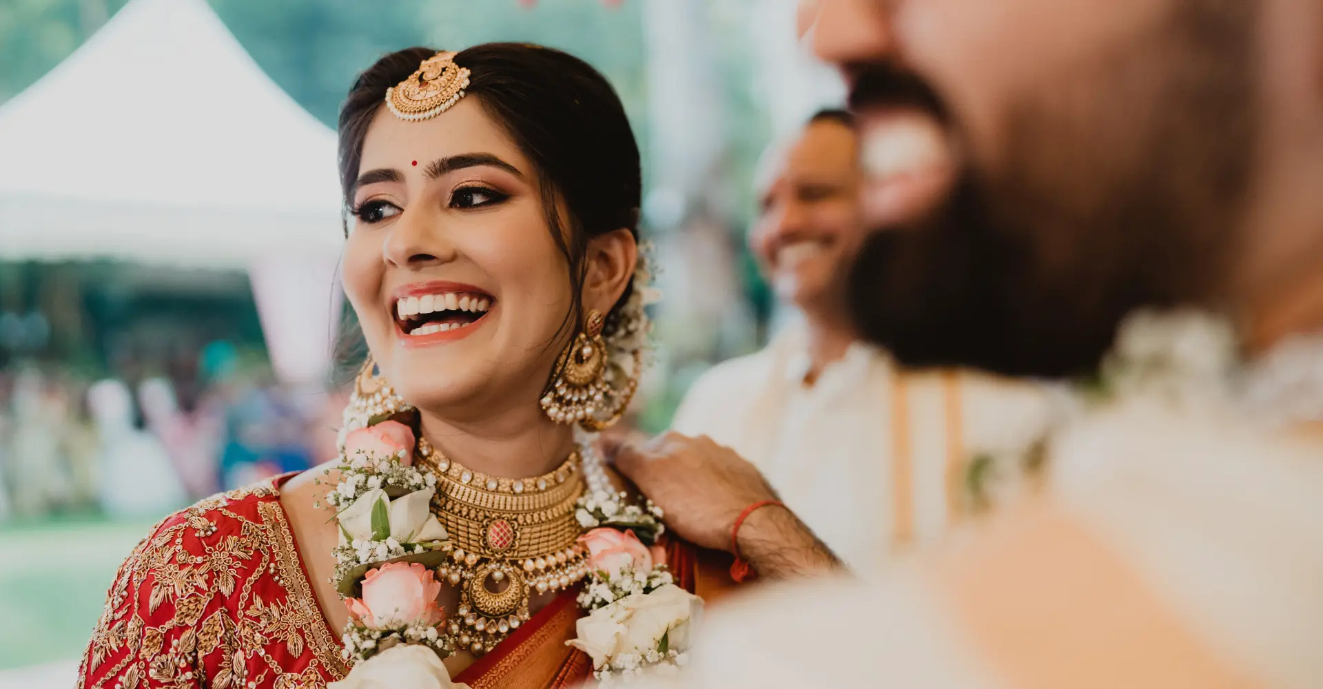 Airbrush vs HD makeup - Smiling bride